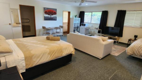 Avocado Orchard Retreat!, Katikati